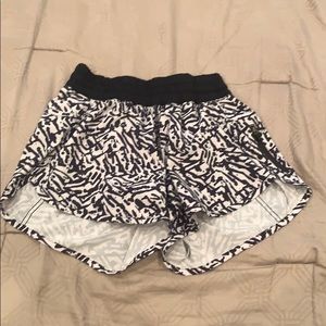 Lululemon tracker shorts 4 in